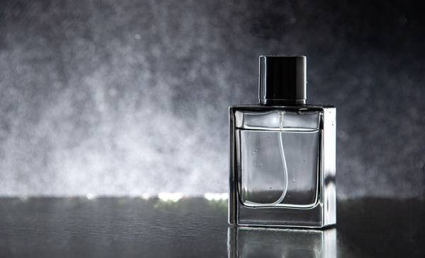 Los mejores cinco perfumes masculinos para el verano, según la IA