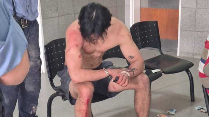 Ataque de furia de un neuquino buscado: destrozó comercios y vehículos; y vecinos lo golpearon