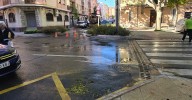 Una tubería revienta entre las calles Plateros y Transportistas
