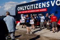 Tea Party Patriots stop in Orland Park to campaign for SAVE Act