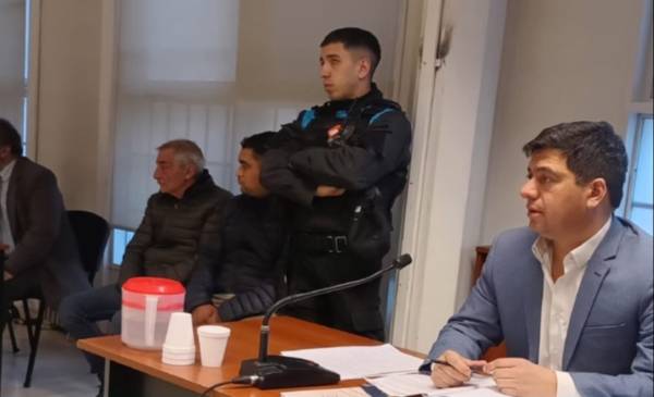 Se descubrieron chats, cheques apócrifos y DNI truchos en la causa por estafa millonaria