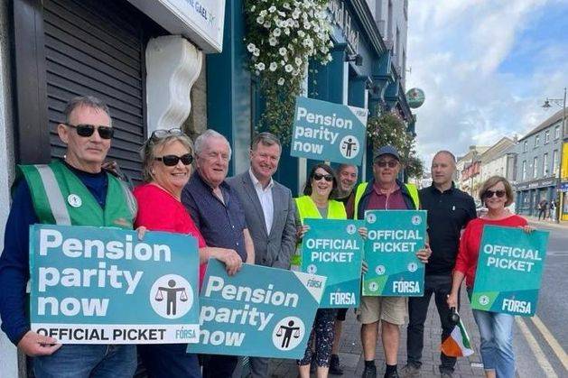 ‘He has some cheek’ – further tensions between Government TDs over school secretary strikes hit the airwaves