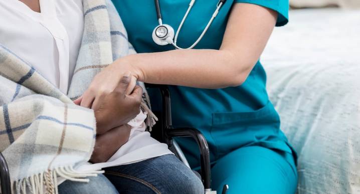 Gobierno promulga Ley que protege del despido a trabajadores con cáncer: los detalles