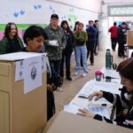 Cerraron las elecciones bonaerenses y se estima...