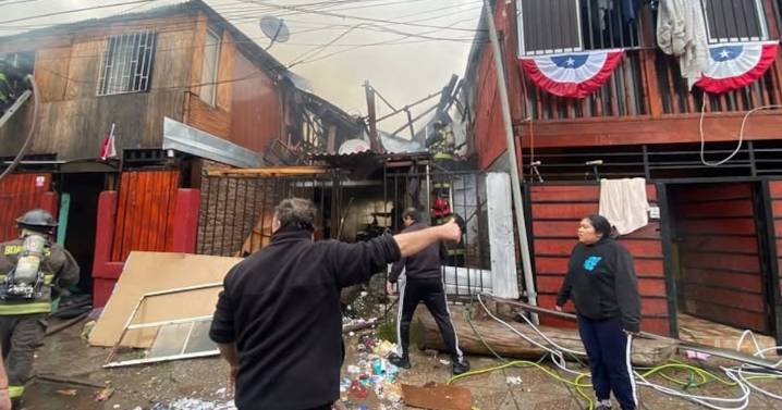 Registran incendio de cinco casas en La Pintana: hay una víctima fatal