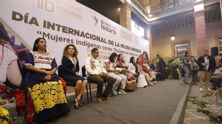 Congreso conmemora el Día de la Mujer Indígena con marcado tinte político