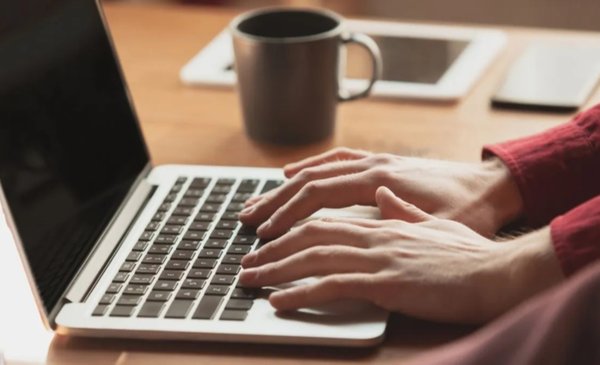 Trabajo híbrido versus presencial: las  preferencias laborales de los argentinos