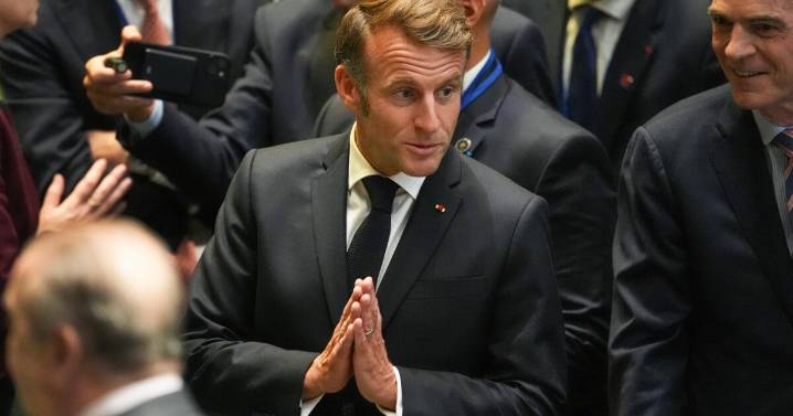 "Todo está parado por ti": Entre calles cerradas por policía de Nueva York, Macron llama a Trump