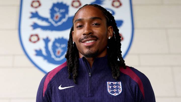 Spence: Being England's 1st Muslim player would be 'amazing'