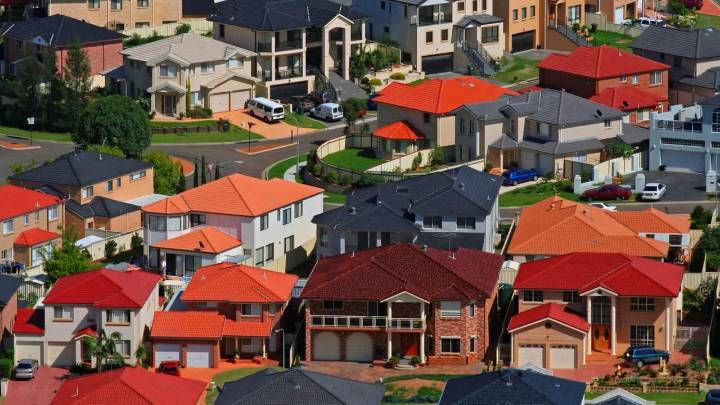 National auction clearance rate steady at 67 per cent