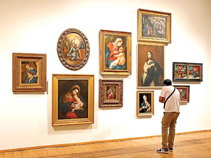 Revisan la colección con perspectiva de género en el Museo Nacional de San Carlos