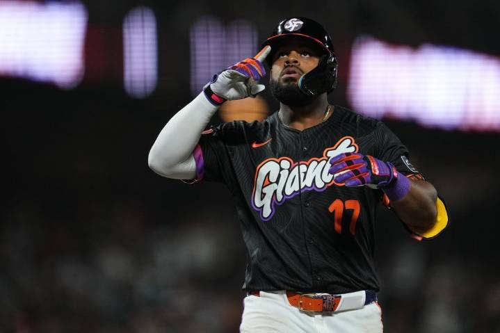 Burleson hits go-ahead single in 9th, Donovan adds career-best 4 doubles, Cardinals beat Giants 9