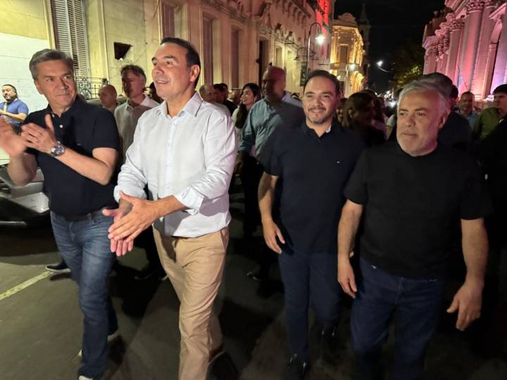 Alfredo Cornejo festejó en Corrientes el triunfo de Juan Pablo Valdés