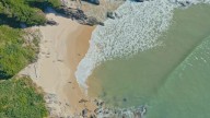 El Concello de Vilagarcía prohíbe el baño en una playa de la localidad tras encontrar restos fecales en sus aguas