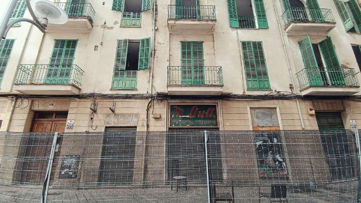 Cort no paralizará la demolición del edificio diseñado por Gaspar Bennazar y acusa al PSIB de torpedear un derribo avalado por “criterios técnicos y no políticos”
