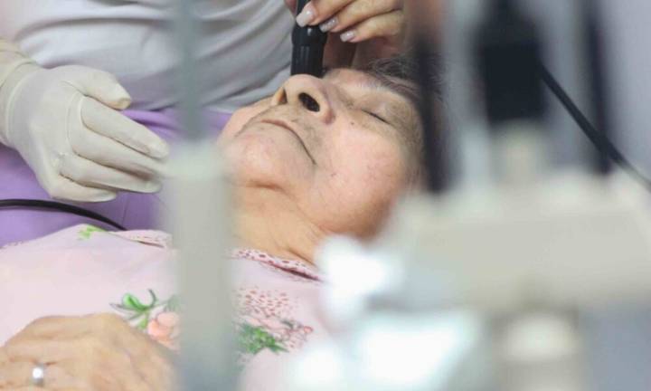 Jornada de cirugía de cataratas y glaucomas atendió a pacientes carabobeños en la CHET