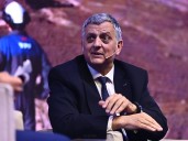 YPF busca enamorar inversores en la cumbre mundial del gas: lanza en Milán el proyecto para exportar GNL