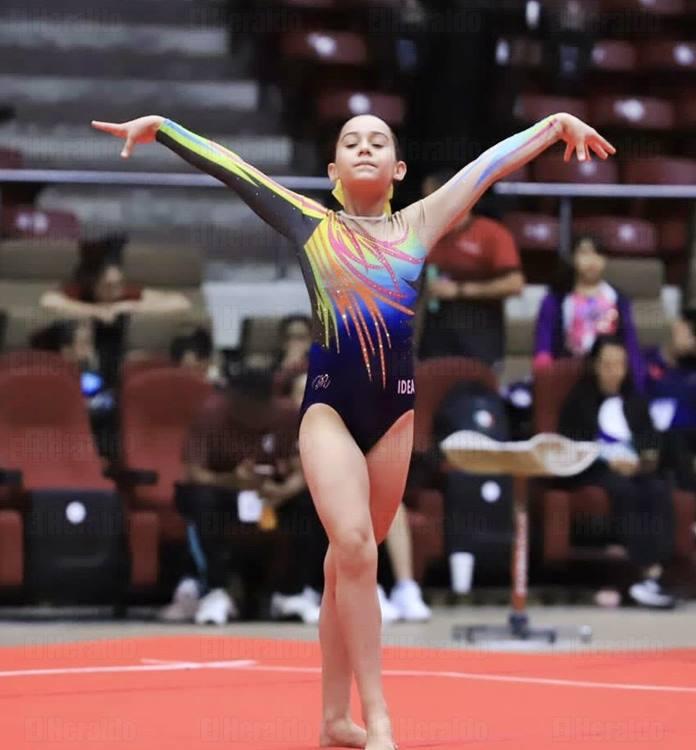 Adriana Catalina suma medallas en Durango