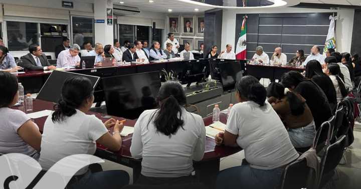 Gobierno y alumnas de la Normal de Teteles buscan acuerdo