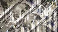 El dólar quedó a menos de $7 del techo de la banda