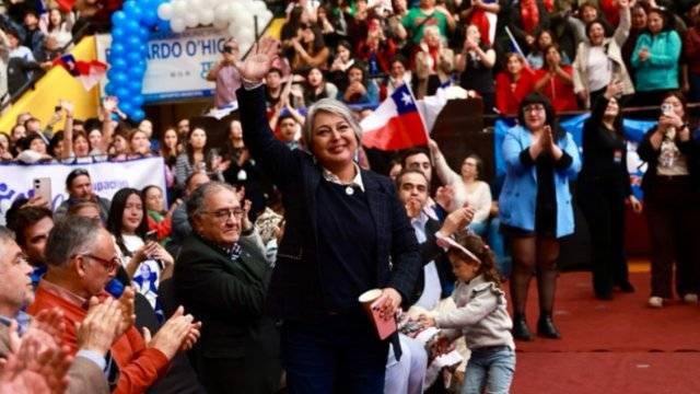 Comando de Jara negó "barrabravismo" en su gira nacional tras críticas de Huenchumilla