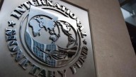 Con la intervención en el mercado de cambios, afirman que el Gobierno “está rompiendo el acuerdo” con el FMI