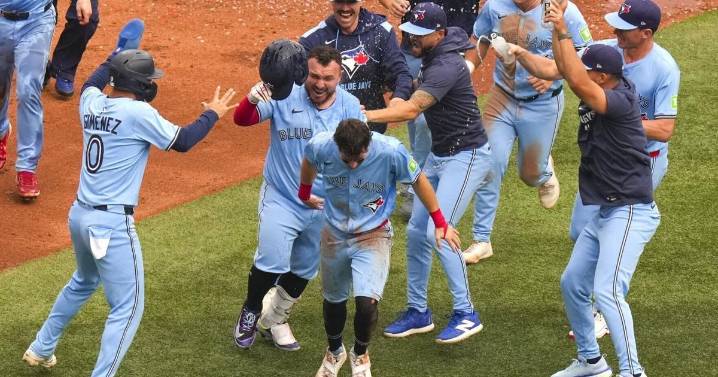 Blue Jays playoff standings: Yankees aren’t going away