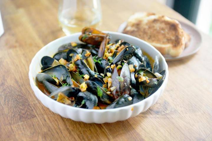 Gretchen’s table: Steamed mussels get bite from ‘nduja, a soft and spicy sausage from Southern Italy