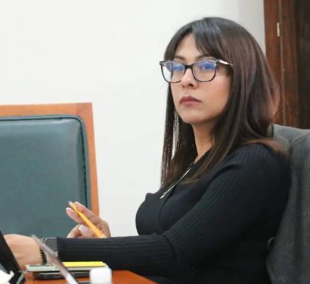 Gabriela López cuestiona doble rol de Sara Rocha en el Congreso