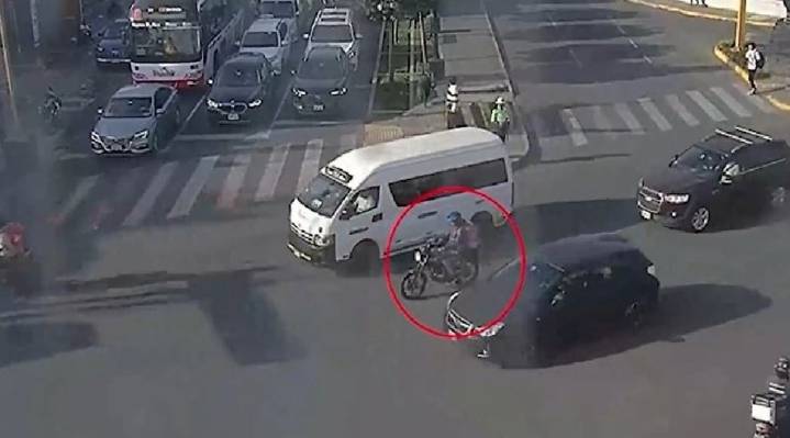Se le apaga la moto tras robar celular