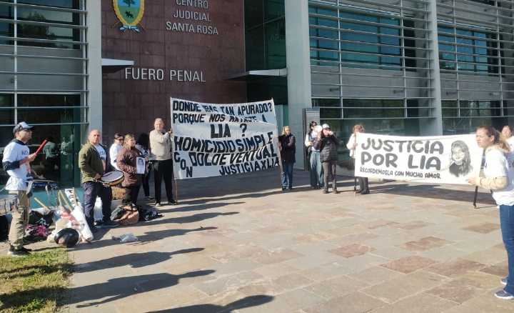 Familiares, vecinos y amigos pidieron "Justicia por Lía"