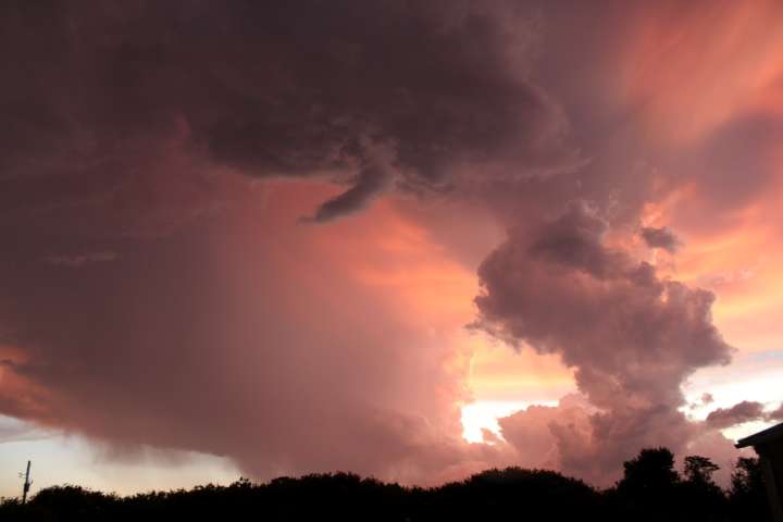 Funnel clouds likely to develop in southeast: Environment Canada issues statement