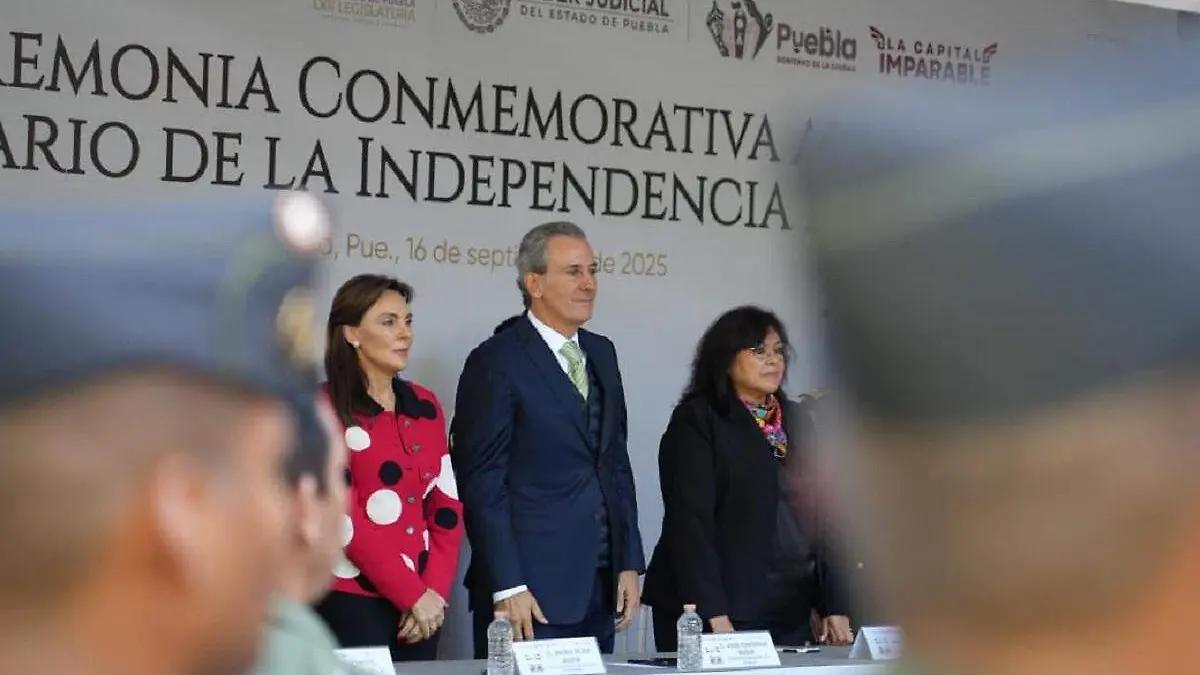 Asiste Pepe Chedraui al Desfile Cívico -Militar por el 215 Aniversario de la Independencia
