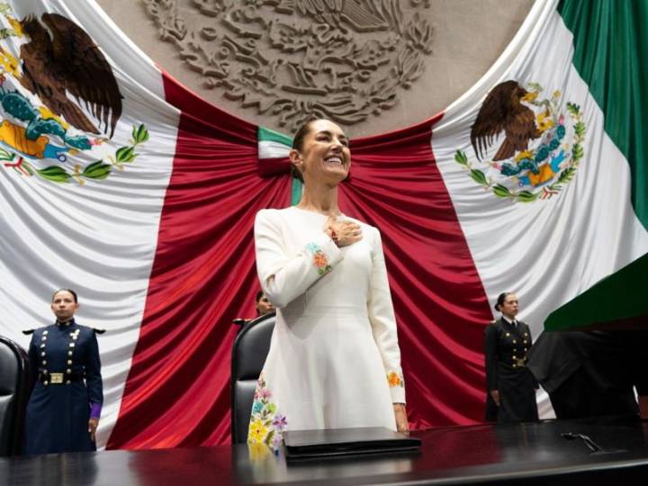 México escucha por primera vez el Grito de una mujer presidenta