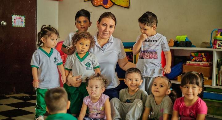 380 madres comunitarias se formarán en Primera Infancia en Unimagdalena La alianza de la Universidad del Magdalena y el Icbf permitirá que las madres comunitarias accedan a formación técnica.