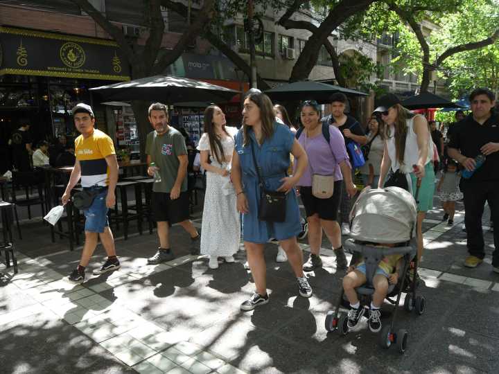 Dólar caliente y "efecto Independiente": las razones de la abrupta caída del turismo entre Argentina y Chile
