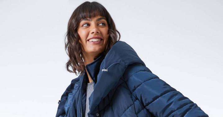 Roman shoppers compare 'cosy' waterproof coat to 'wearing a duvet'