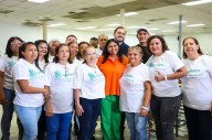 Delcy Rodríguez reafirma compromiso en visita a empresa textil