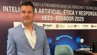 JORNADAS DE DERECHO Y TECNOLOGÍA DE GUAYAQUIL . Un docente local en Ecuador