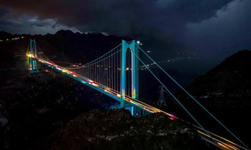 Así es el puente más alto del mundo que inauguró China