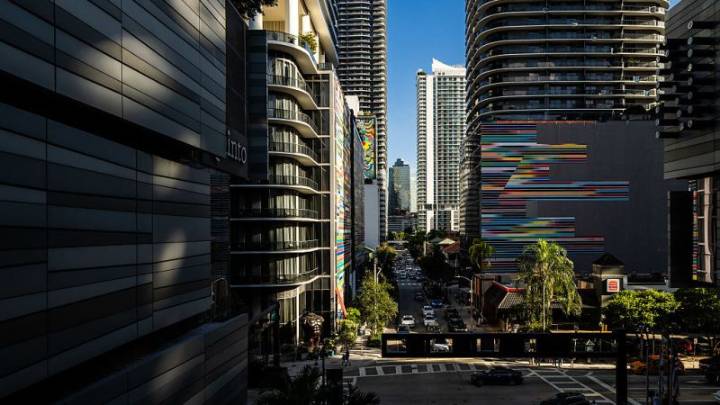 Las dos caras de Miami: de las redadas de ICE a las visas para atraer migrantes multimillonarios