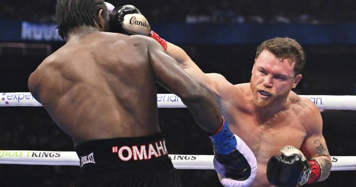 Terence 'Bud' Crawford makes history with victory over Canelo Alvarez