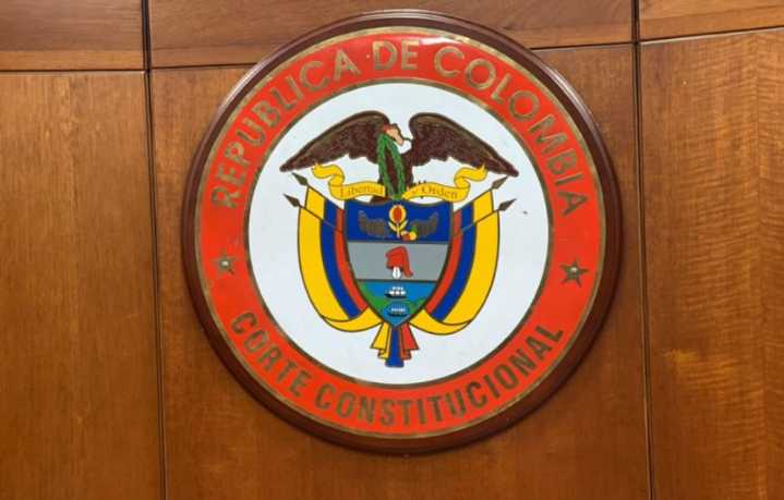 Carlos Alonso Lucio advierte que si el senado vota por la candidata Balanta como magistrada de la Corte Constitucional terminarán entregándole la Corte Constitucional a Gustavo Petro. 