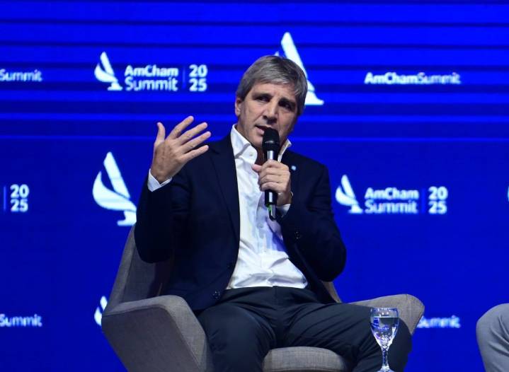 A cuánto abrirá el dólar este lunes después de las últimas medidas de Luis Caputo