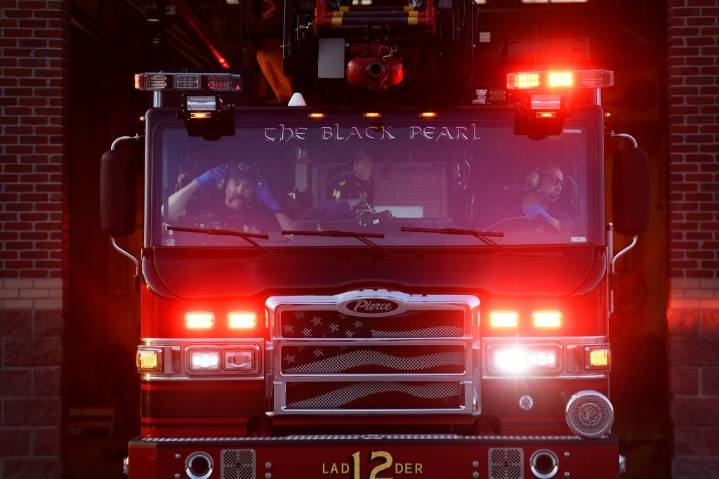 South Metro Fire Rescue fights restaurant fire early Saturday