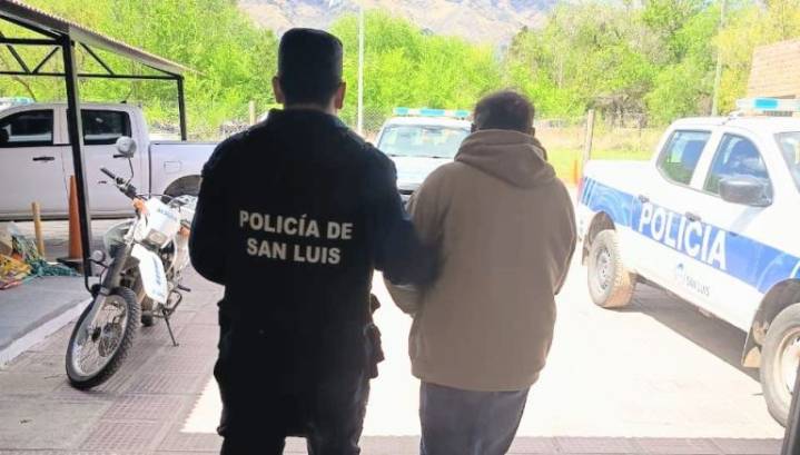 Villa de Merlo: demoraron a un hombre que intentó ingresar a una vivienda