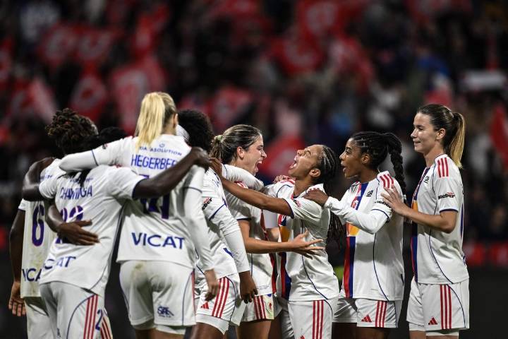 USWNT’s Korbin Shrader hat trick, Lindsey Heaps' goal help OL Lyonnes surge past PSG 6
