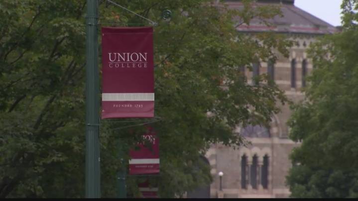 Union College turning Achilles Center into indoor turf facility