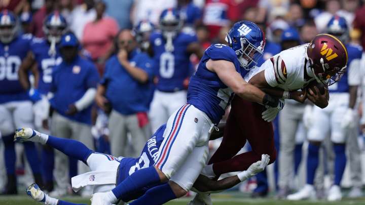 Giants place LB Micah McFadden on IR to make room for Xavier Gipson