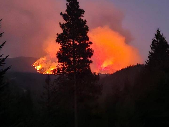 Evacuation Notice Issued As Lower Sugarloaf Fire Grows Rapidly